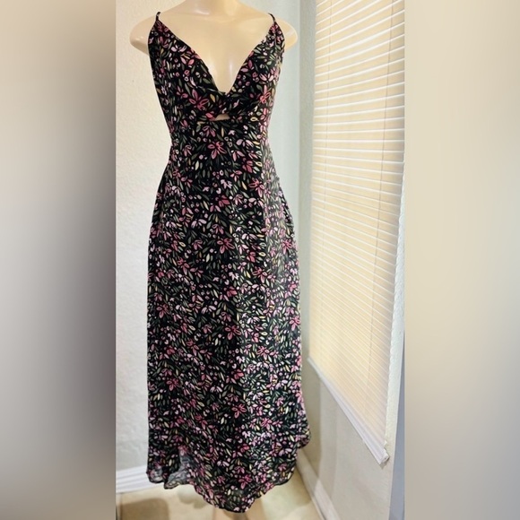 ZAFUL Women's Spaghetti Strap Floral Summer Hollow Twist Front Maxi Dresses Sexy - Picture 5 of 12